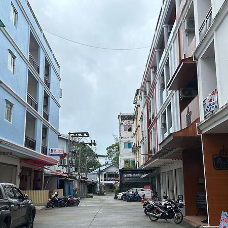 Sure Guesthouse Kamala Beach Buitenkant foto