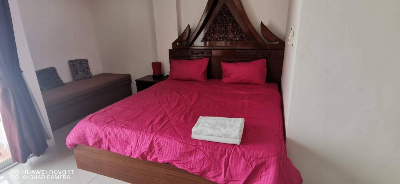 Sure Guesthouse Kamala Beach Buitenkant foto