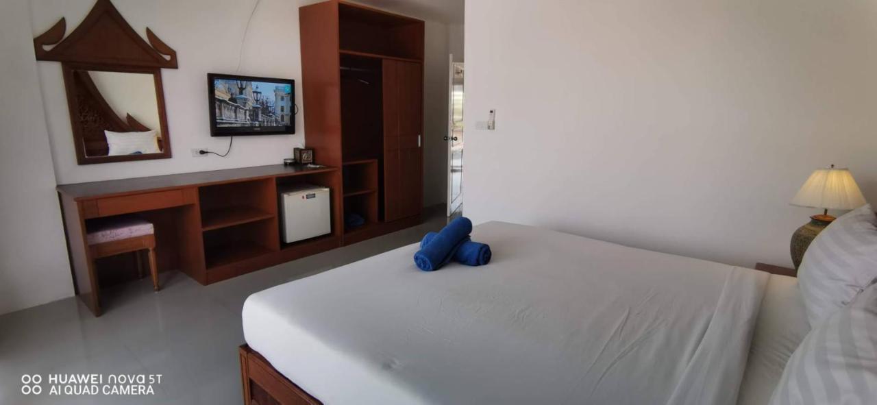Sure Guesthouse Kamala Beach Buitenkant foto