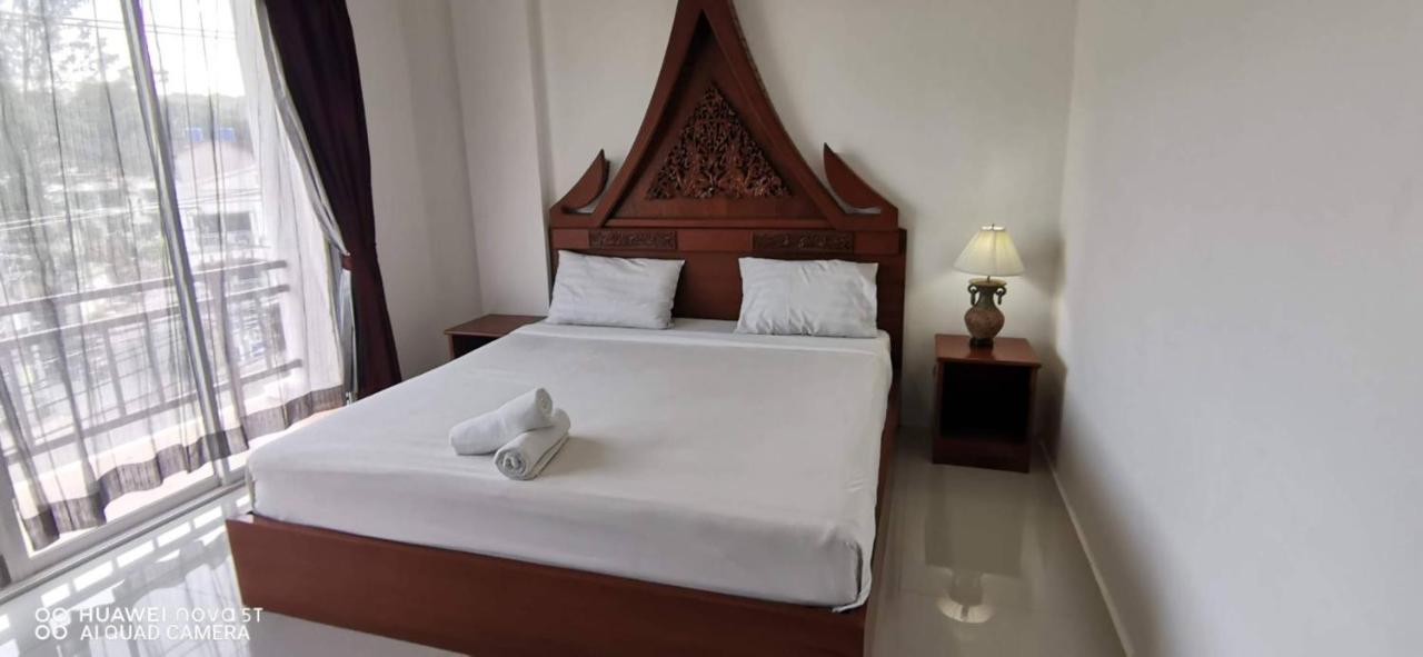 Sure Guesthouse Kamala Beach Buitenkant foto