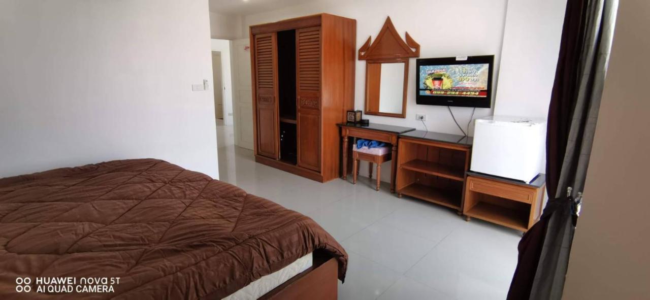 Sure Guesthouse Kamala Beach Buitenkant foto