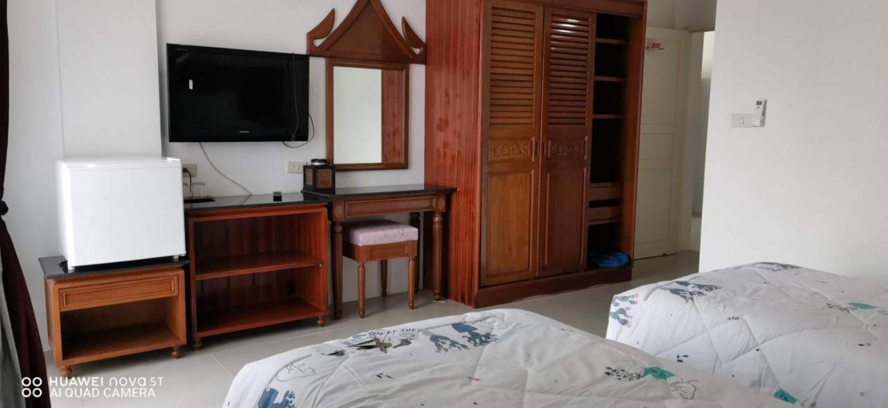 Sure Guesthouse Kamala Beach Buitenkant foto