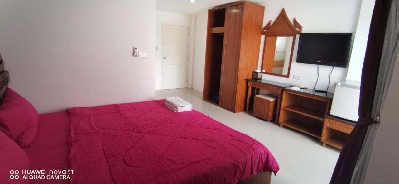 Sure Guesthouse Kamala Beach Buitenkant foto