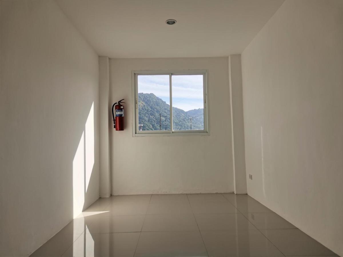 Sure Guesthouse Kamala Beach Buitenkant foto